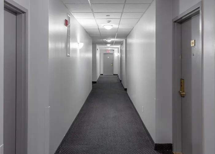 Days Inn By Wyndham Hamilton - Downtown