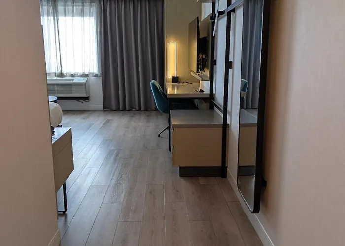 Bloom Mississauga, Tapestry Collection By Hilton